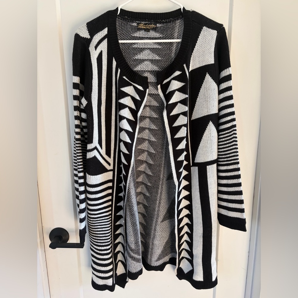 Absolutely Black & White Geometric Open Cardigan
